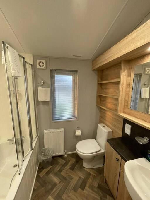 Beryl Lodge With Hot Tub York Extérieur photo